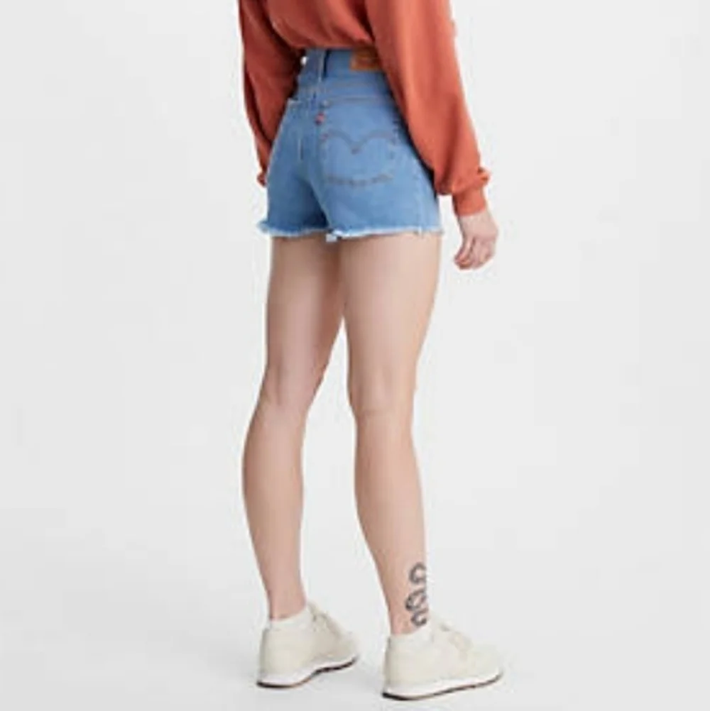 Levi's High Rise Shorts in Tribecca Scoop Light Wash Size 27